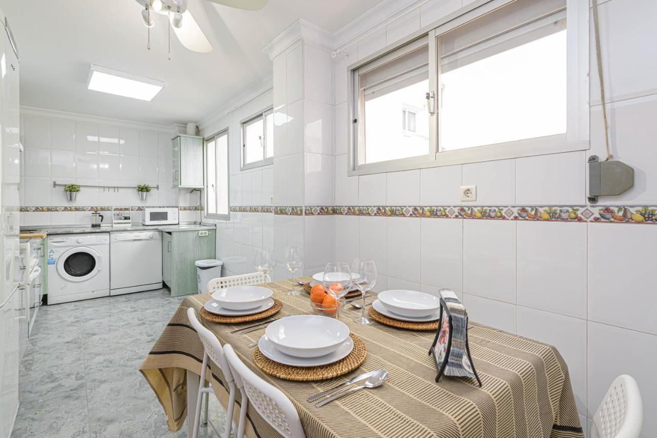 Wintowinrentals Ubicacion Fabulosa, Completo Apartamento Con Parking En El Soho De Malaga Exterior photo